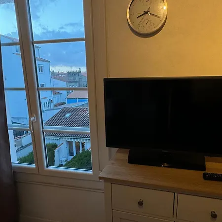 Joli A 3 Min De La - Renove En Avril 2025 * رويا