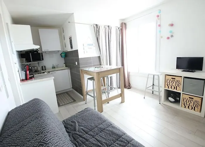 Joli A 3 Min De La - Renove En Avril 2025 Apartment