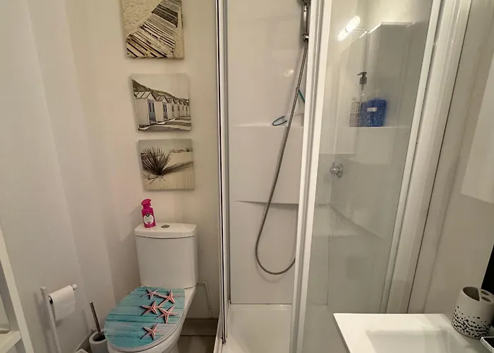 Joli A 3 Min De La - Renove En Avril 2025 Apartment