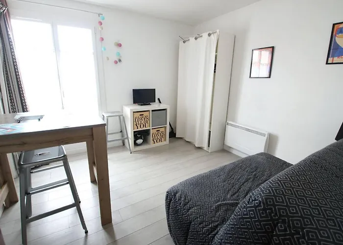 Joli A 3 Min De La - Renove En Avril 2025 Apartment *